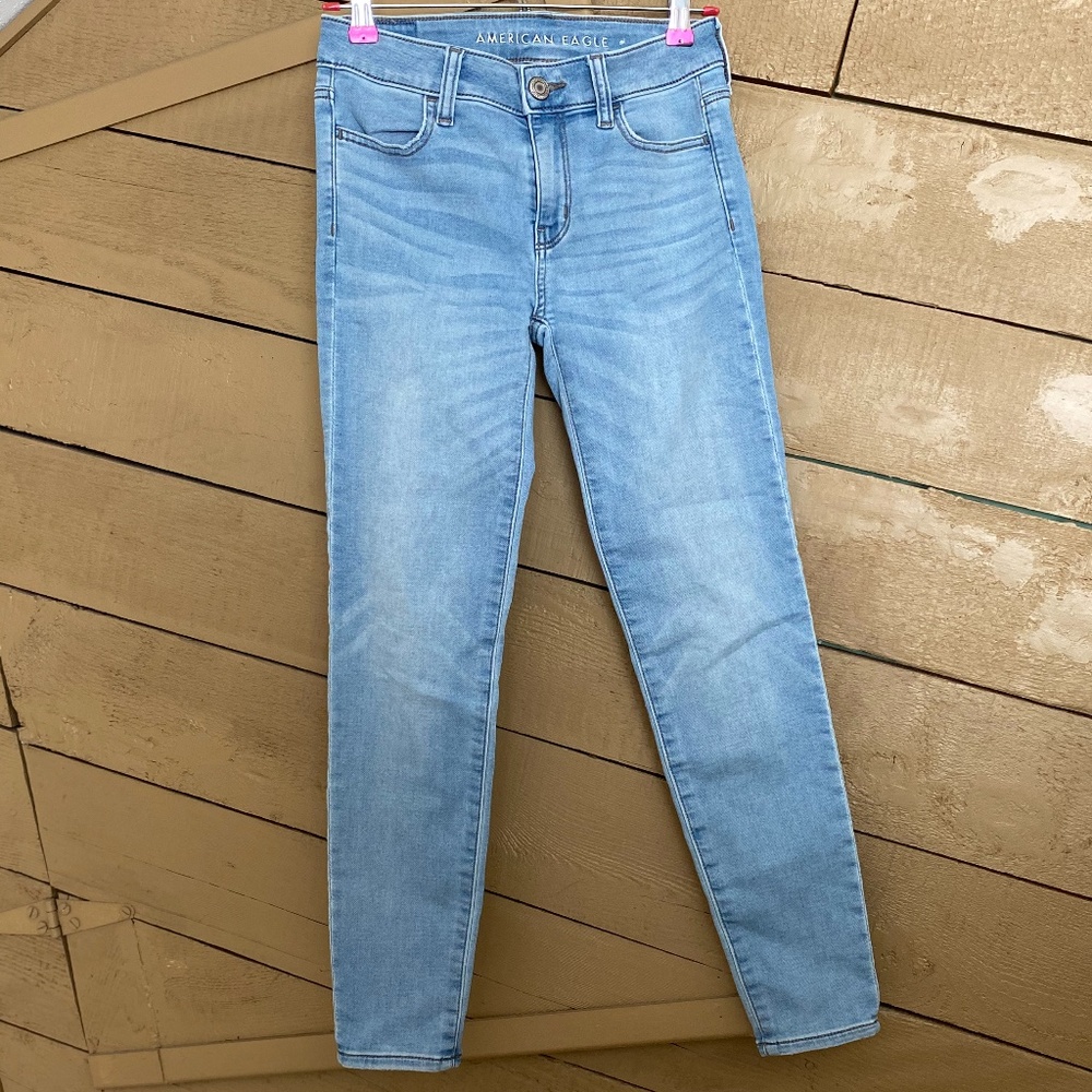 American Eagle Stretchy Light Wash Skinny Jeans